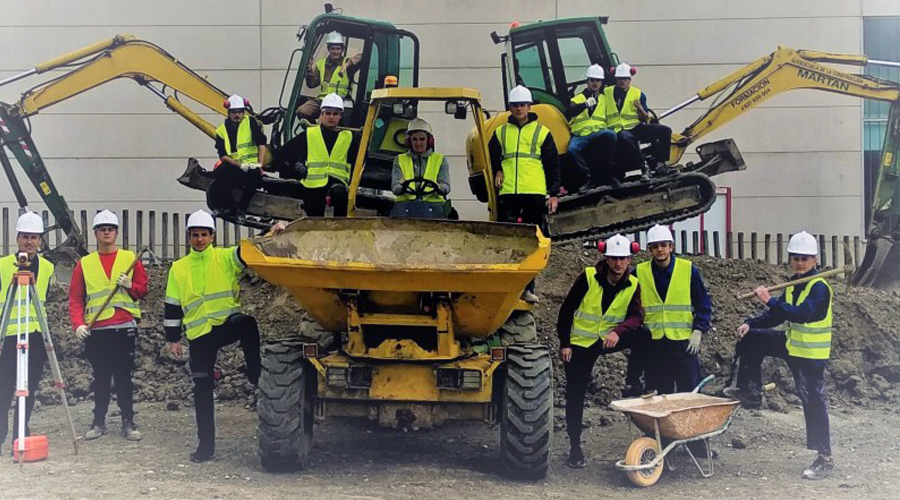 ALUMNOS EN LA FUNDACIÓN LABORAL DE LA CONSTRUCCIÓN