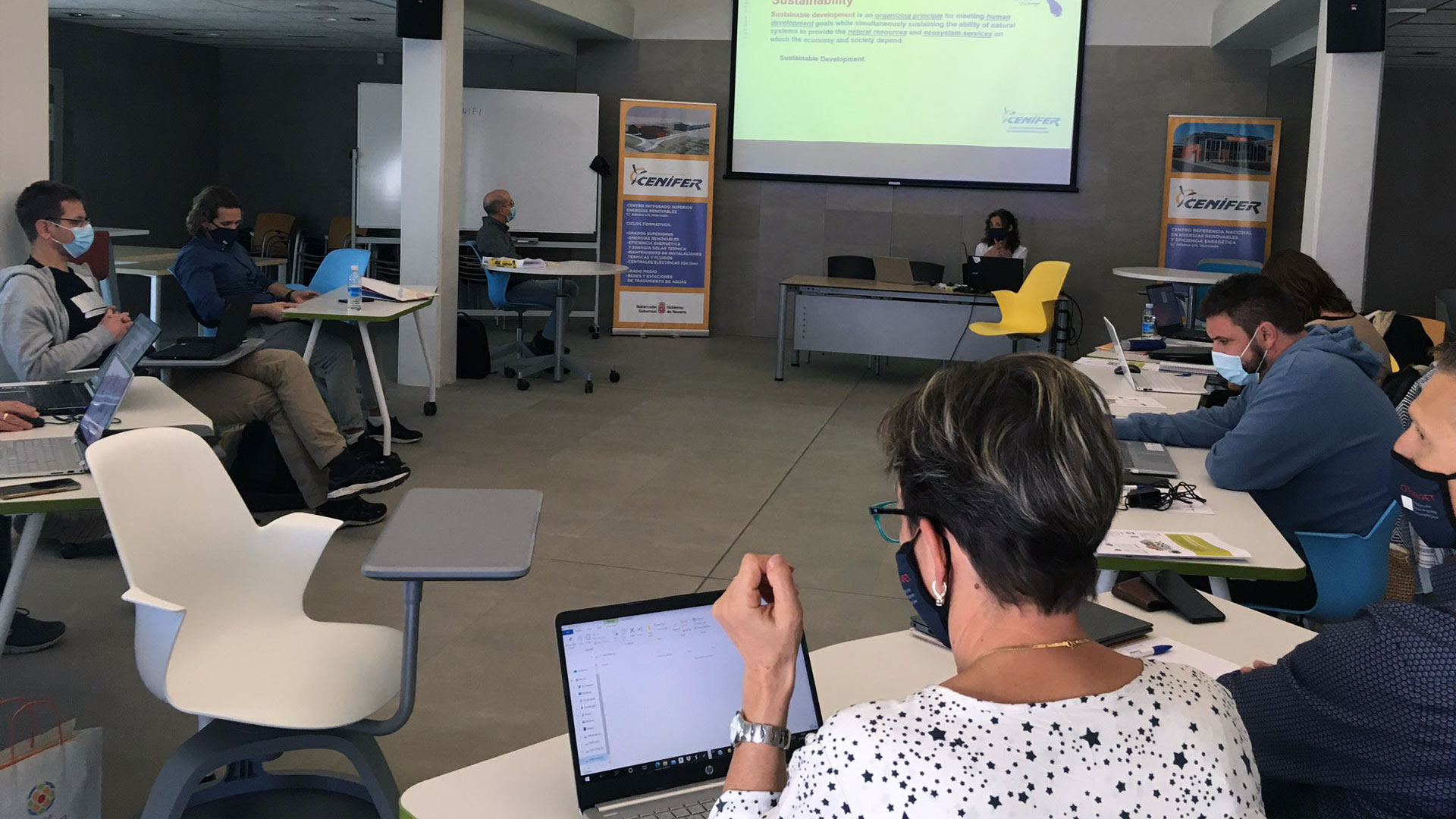 Cenifer JORnada de trabajo en el Edifico Bioclimático