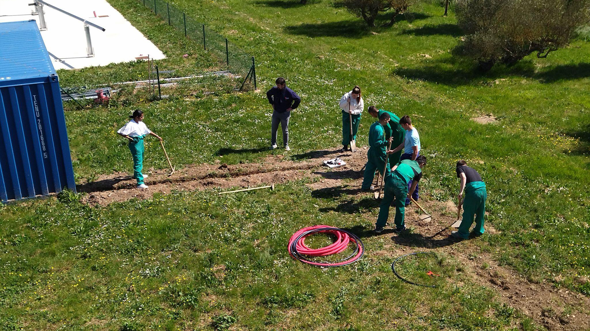 Cenifer TERMINADA LA ACOMETIDA DE AGUA PARA EL JARDÍN DEL SOL