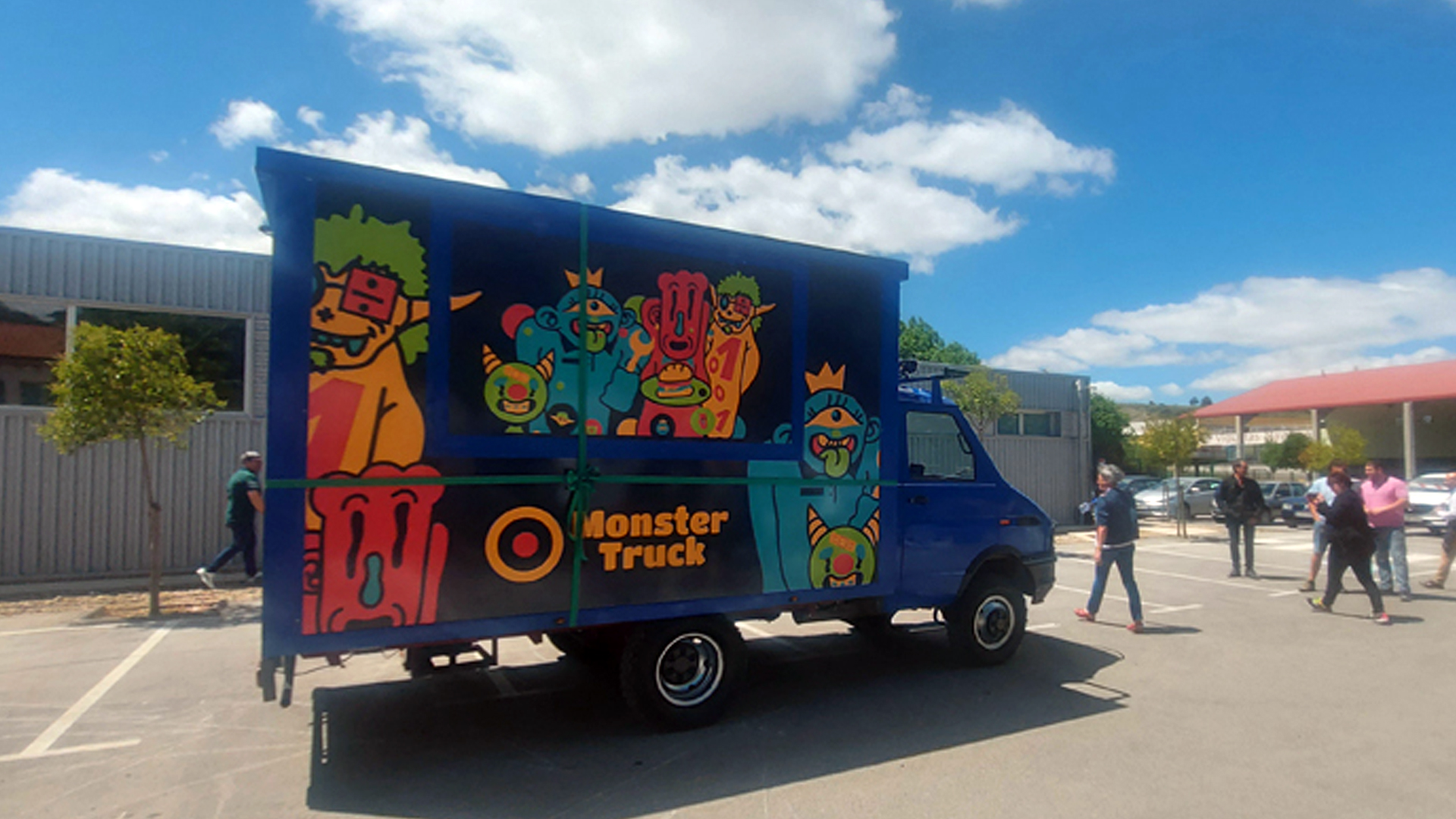 Cenifer monster truck vehiculo