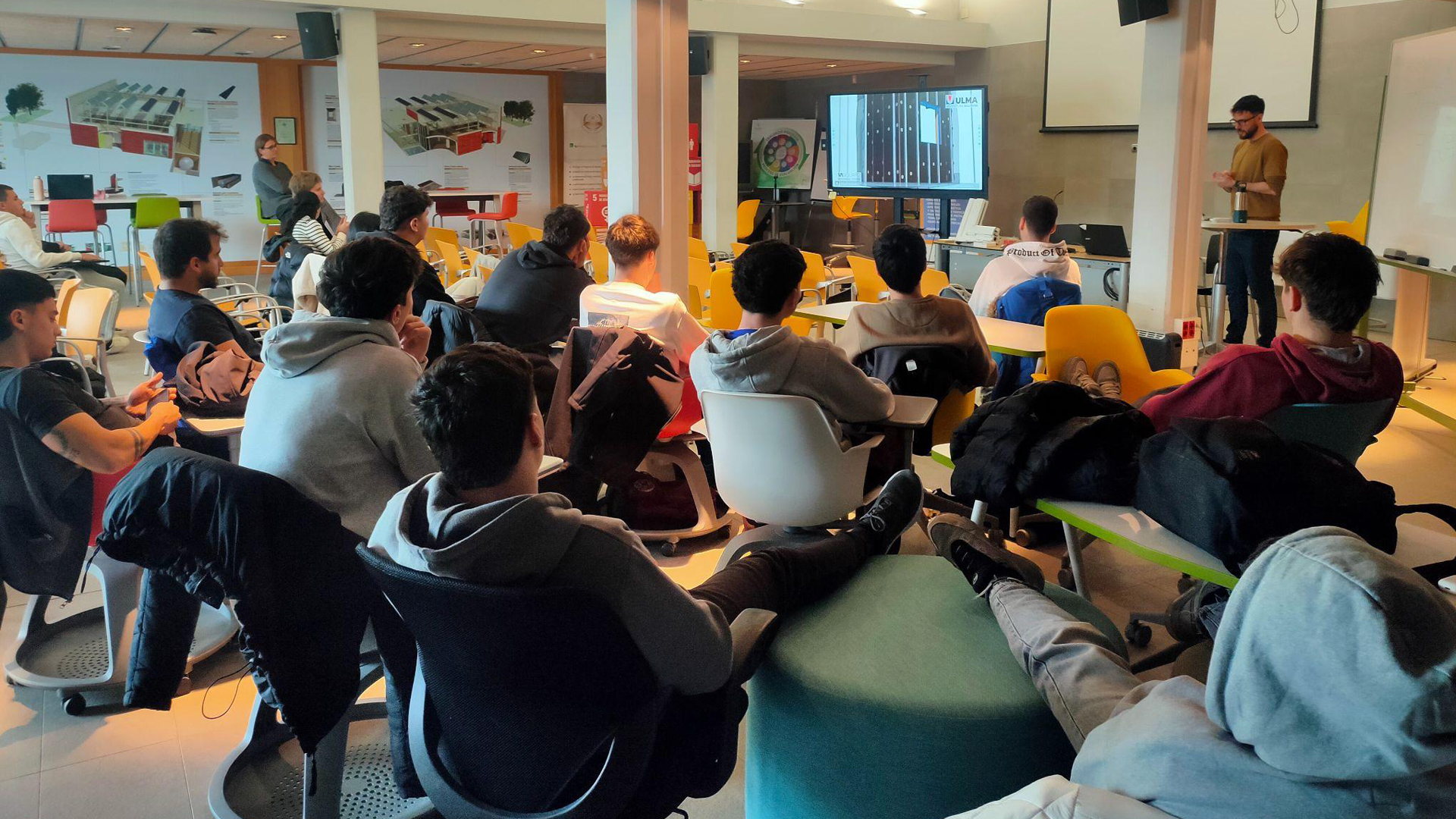 Jacar fortalece la formación técnica en Cenifer